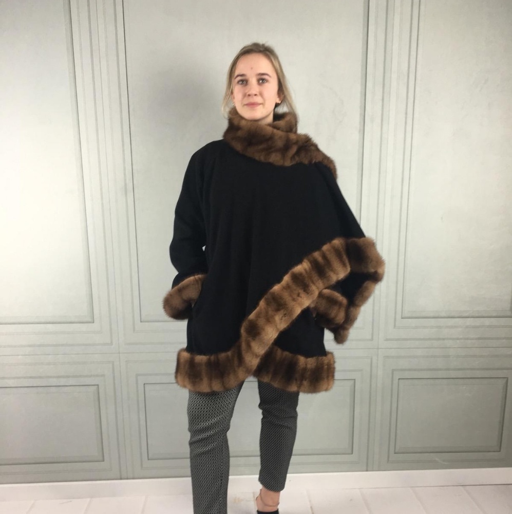 VINTAGE!! Cashmere Coat with Mink Trim